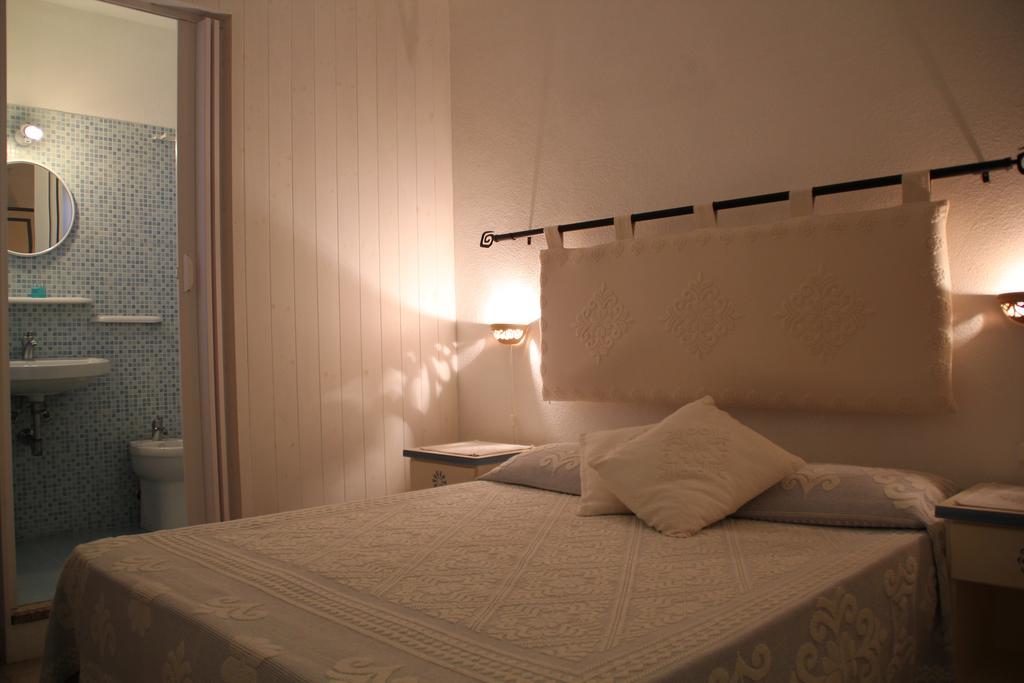 B&B La Pintadera Santa Teresa Gallura Habitación foto